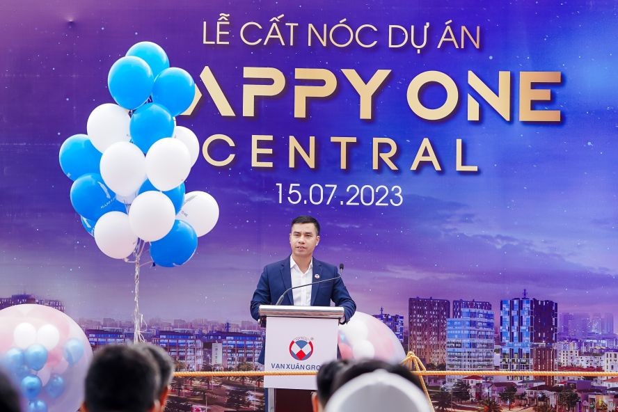 VAN XUAN集团总经理DOAN VAN HOAT先生在仪式上致辞。 VAN XUAN集团总经理DOAN VAN HOAT先生在仪式上致辞。