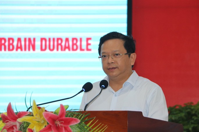 中央经济部副部长阮德显在研讨会上发言。(图:C. Linh)