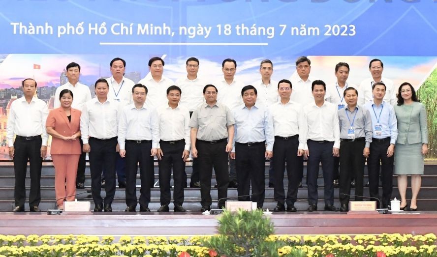 南部东区调度委员会成员合影。(图:VGP)