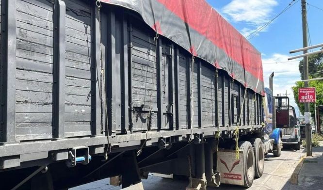 被发现载有206名非法移民的废弃拖车。(图:互联网)