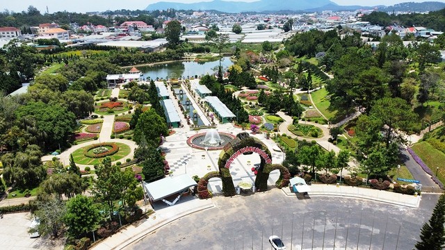 大勒市花园一景。(图:嘉萍)