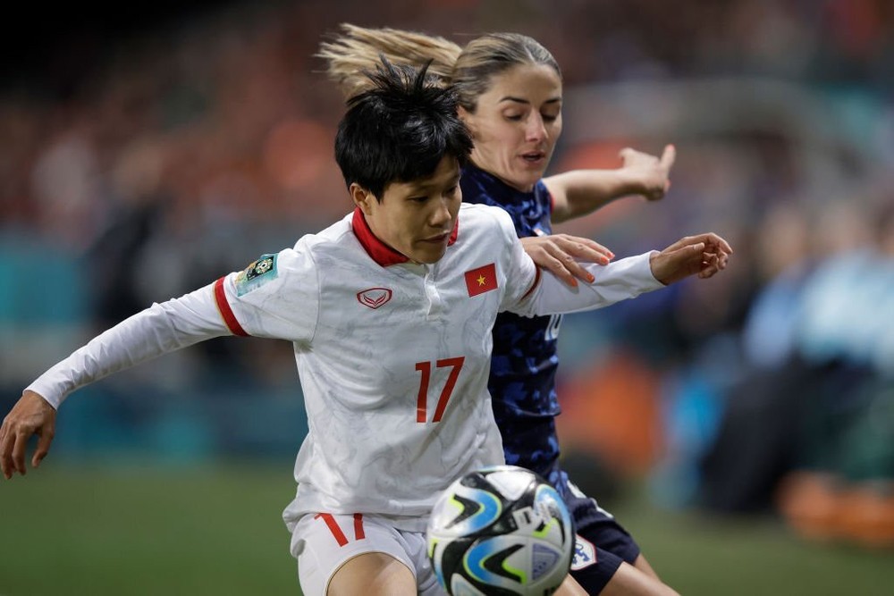 两国球员争球。（图：互联网）