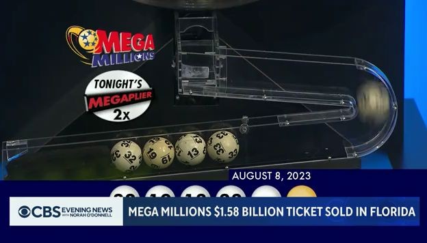 美国“超级百万”彩票8日晚开出头奖，金额高达15.8亿美元，为该国史上第三大金额彩票头奖。（图：视频截图）