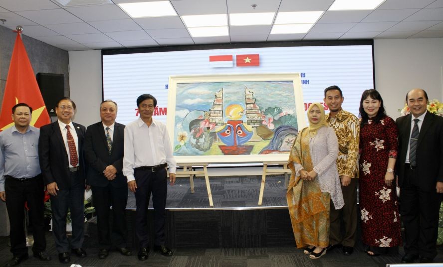 诸位领导和贵宾合照留念