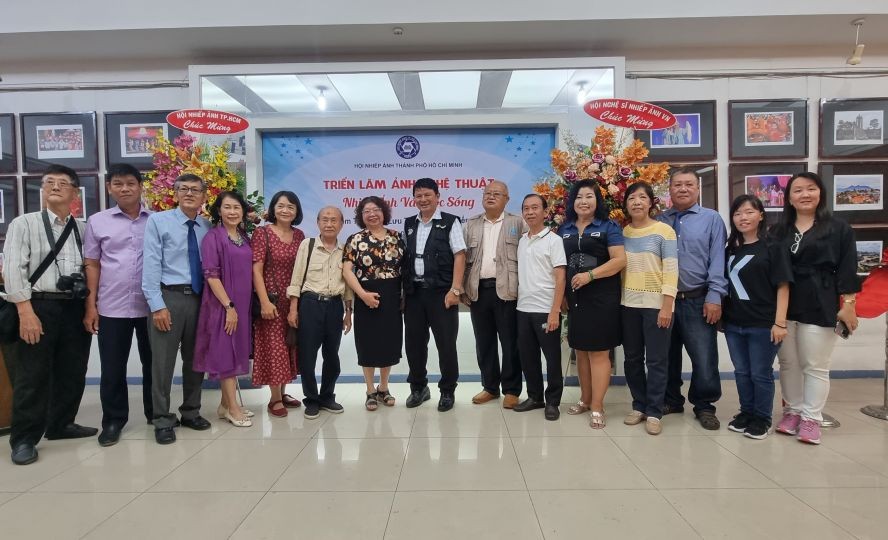 4 位华人摄影师作品展