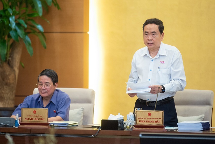 国会常务副主席陈青敏主持会议。