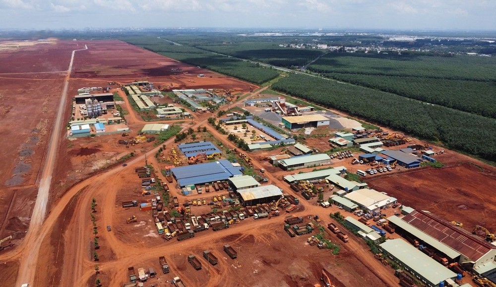 地方政府已移交完成场地清拆工作的土地面积,以开展隆城国际机场建设项目。 地方政府已移交完成场地清拆工作的土地面积,以开展隆城国际机场建设项目。