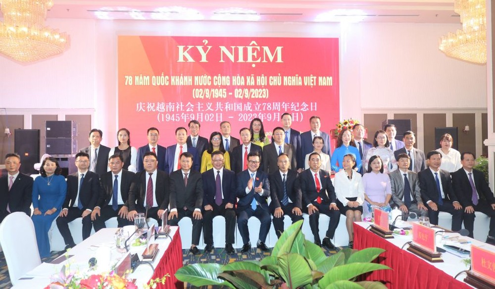 与会代表合影留念。(图:广宁电子报)