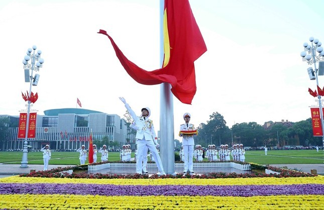 庆祝越南国庆78周年升旗仪式。(图:光中)
