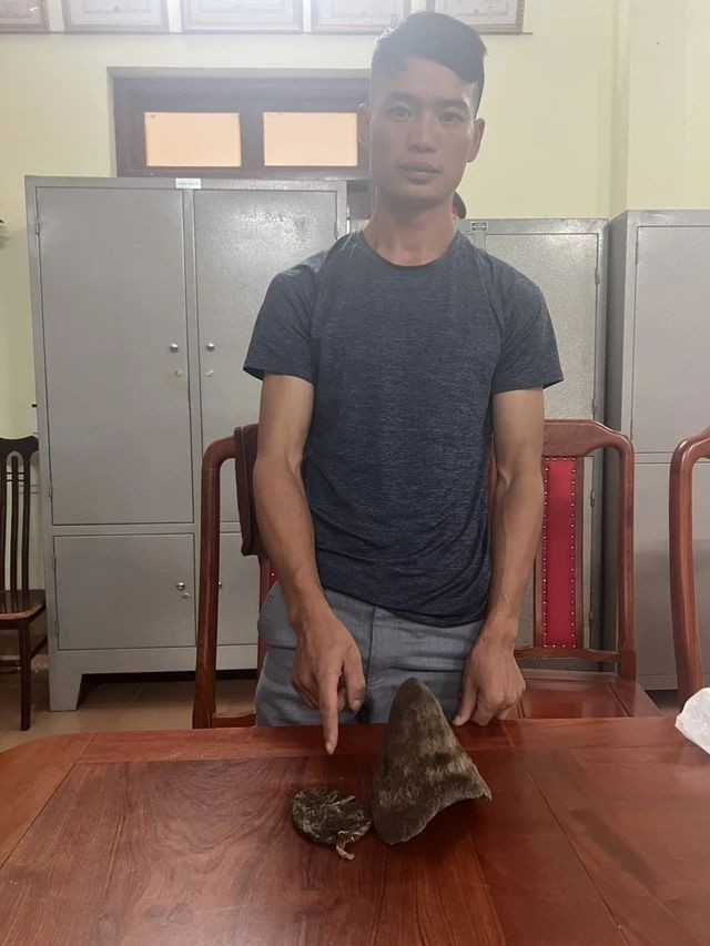 被抓获的嫌犯及物证。（图：越通社）