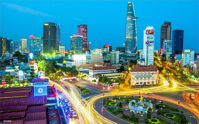 市中心的璀璨夜景。