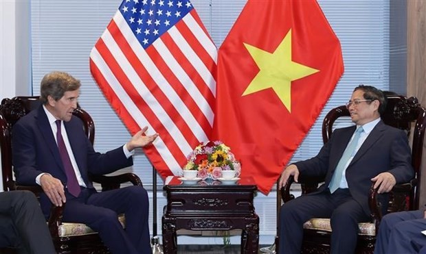 政府总理范明政会见美国总统气候问题特使约翰·克里。(图:越通社)