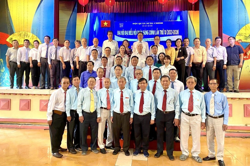 各位领导、贵宾与各理监事成员合照。 各位领导、贵宾与各理监事成员合照。