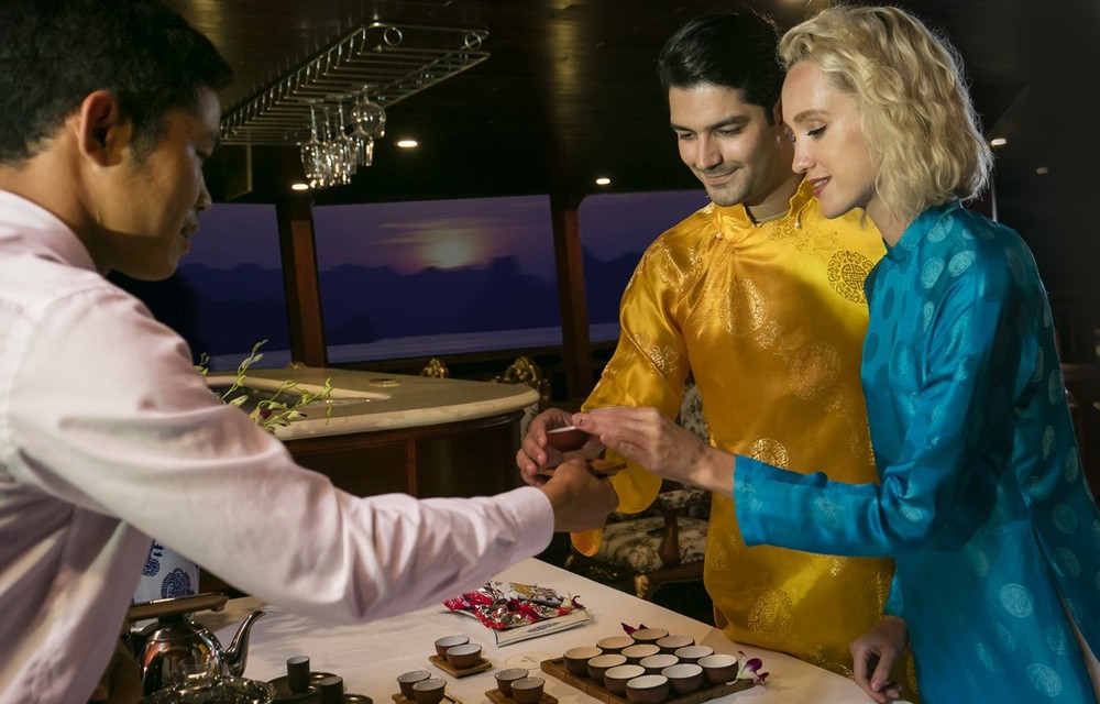 国际游客对越南茶文化很感兴趣。