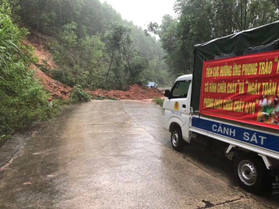 山体滑坡现场。(图:民越)