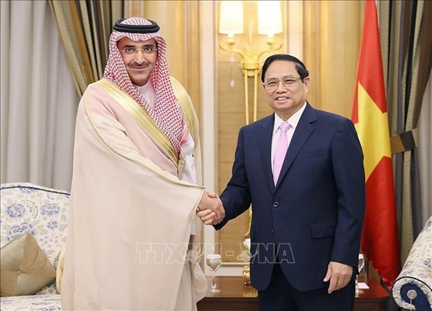 范明政总理会见沙特阿拉伯发展基金首席执行官Sultan Al- Marshad。（图：越通社）