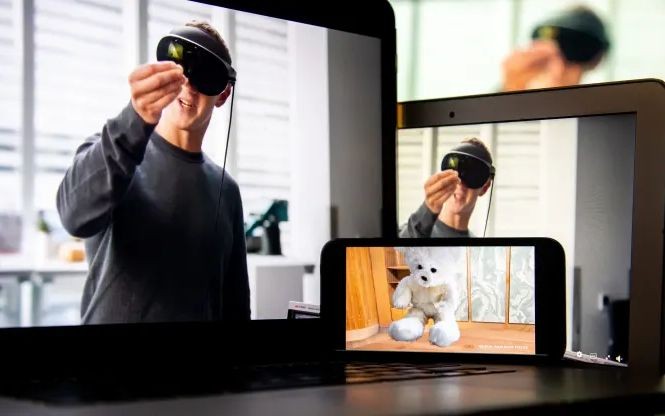 Meta首席执行官马克·扎克伯格2022年10月11日于纽约举行的虚拟 Meta Connect 活动中展示了 Meta Quest Pro。（图：Getty Images）