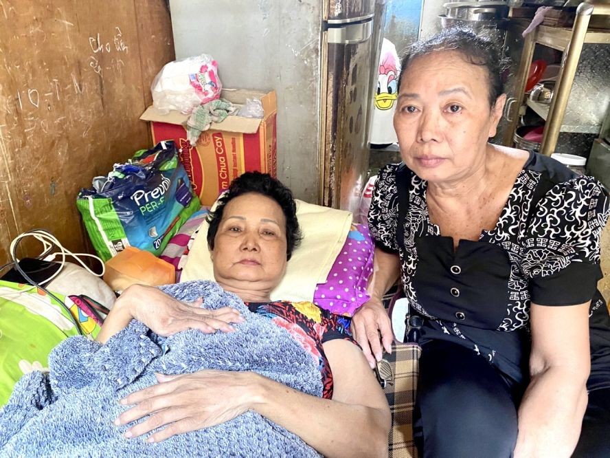 黄氏英(左)与黄氏琴。