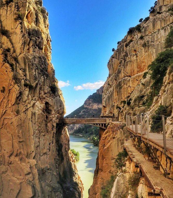 西班牙“国王之路栈道”美不胜收。 西班牙“国王之路栈道”美不胜收。