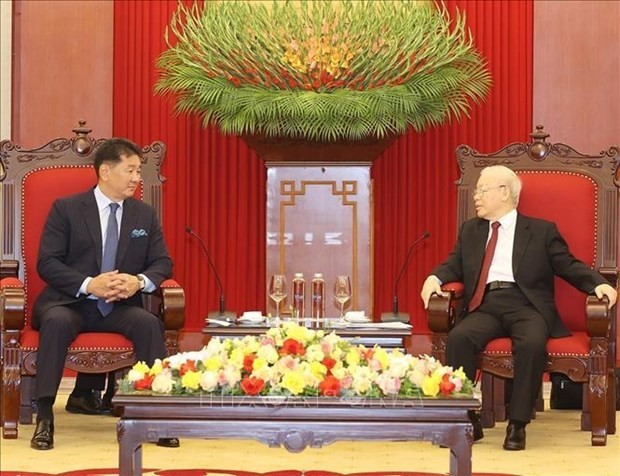 阮富仲总书记会见蒙古国总统乌赫那·呼日勒苏赫。(图:越通社)
