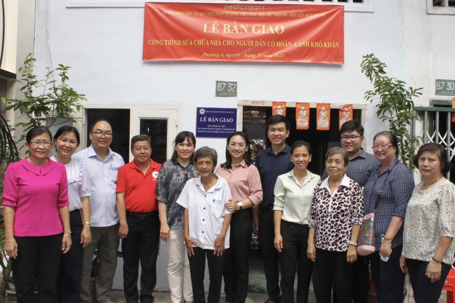 第五郡第六坊向华人孤寡老人移交“红十字会屋”工程。