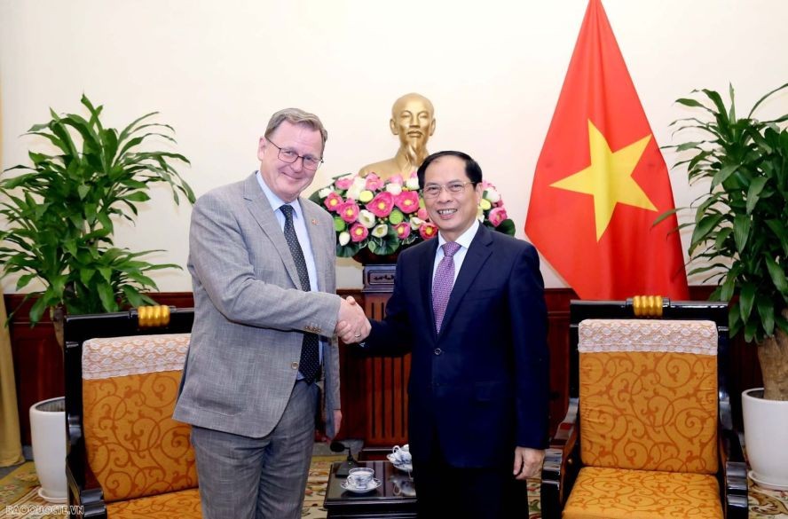 外交部长裴青山(右)接见德国图林根州长波多‧拉梅洛(音)。(图:VGP)