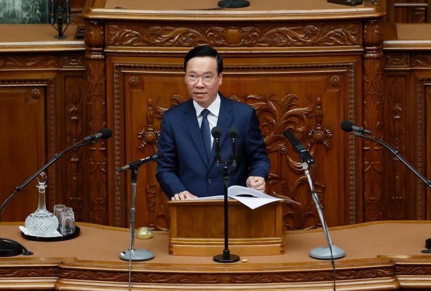 越南国家主席武文赏在日本国会上致词。(图:越通社)