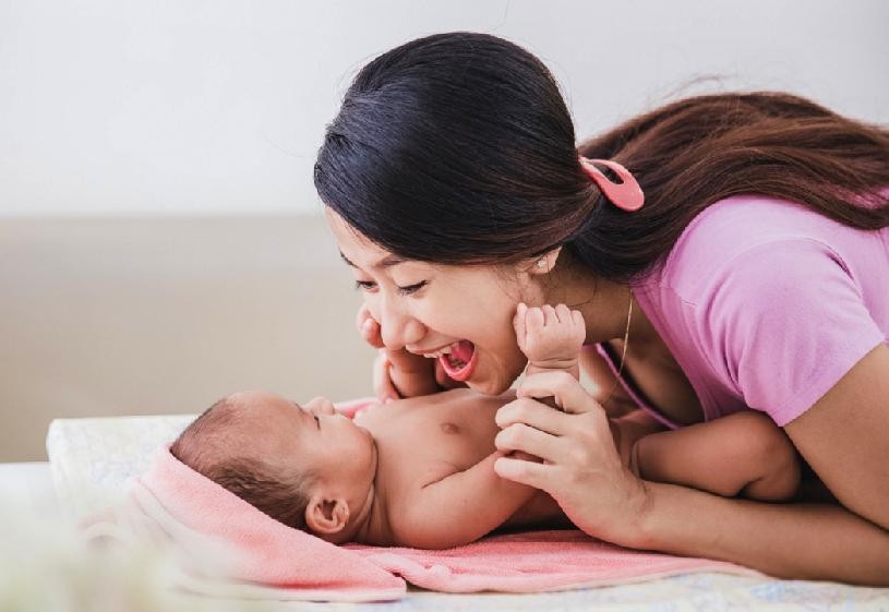 婴儿可能在出生前就开始学习语言