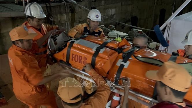 及时护送病危渔民上岸急救