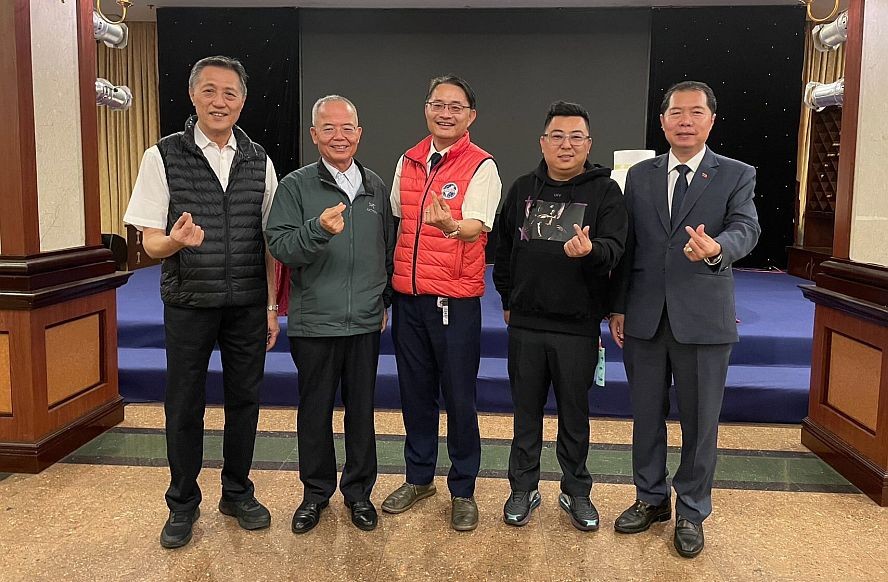 李鸿毅新任林同台商会长（右二）。