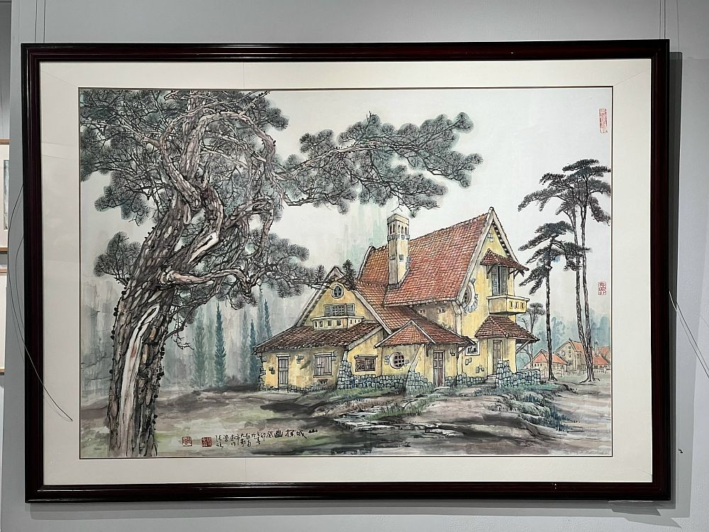 人民艺人张路书画家的《山城探幽》。