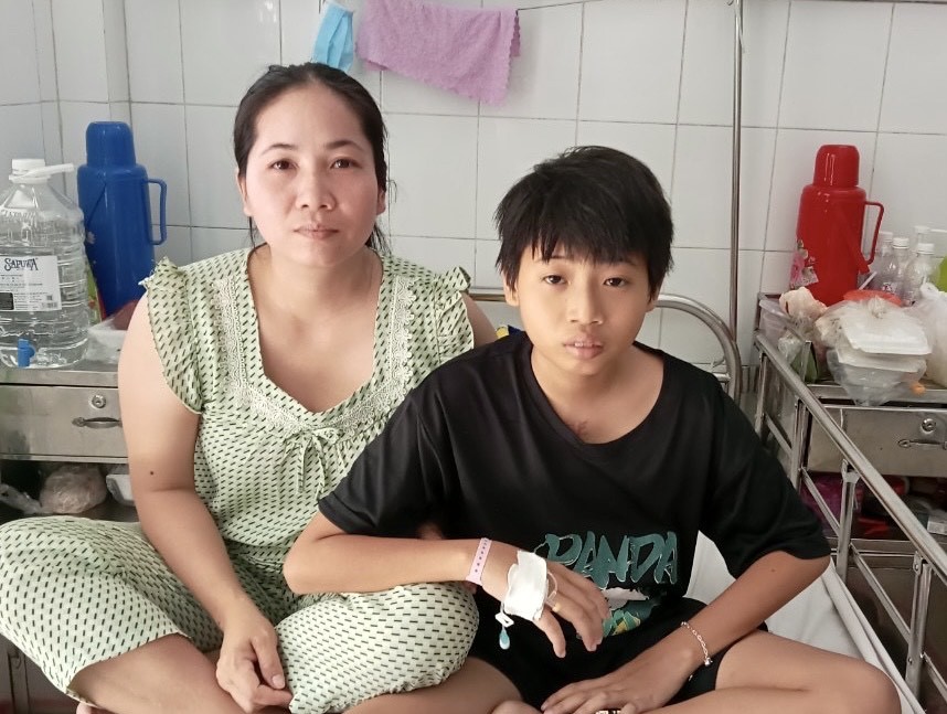 黎氏碧玉在儿童2医院照顾阮玉善