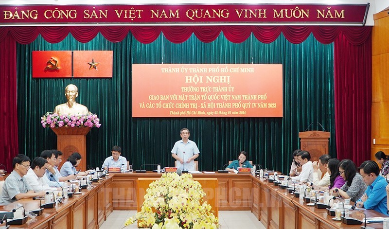 市委副书记阮福禄(中)在会议上发言。(图:市党部新闻网)