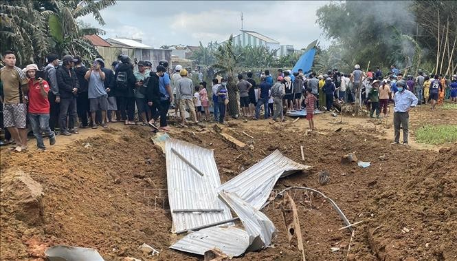 空军飞机坠毁 飞机师成功脱险