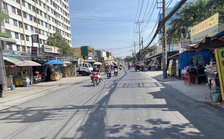 守德市福隆B坊曾仁富街(工商高等学校附近路段)得以整饬修缮。