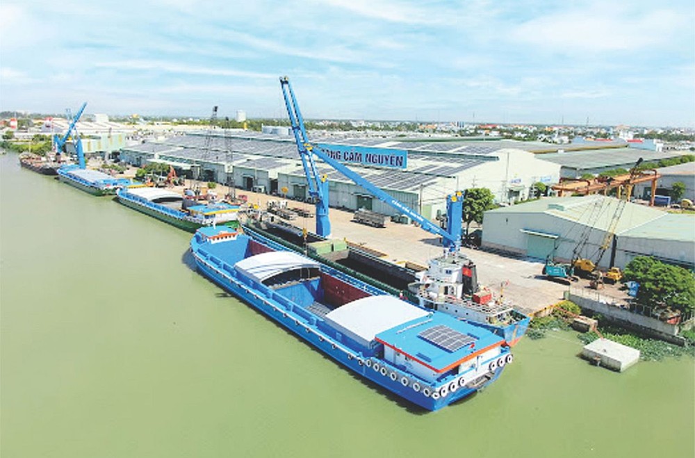 由华人企业斥建的锦源港口一隅。