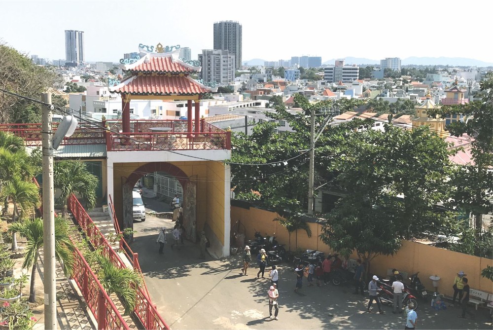 从天后宫远眺优美的头顿市。 toudun3-5162.jpg