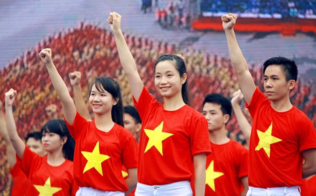 革命理想是共产主义者的核心价值定向,是全党、全民、全军为民族独立、为社会主义、为人民幸福而奋斗的目标。 t2-2-7550.jpg