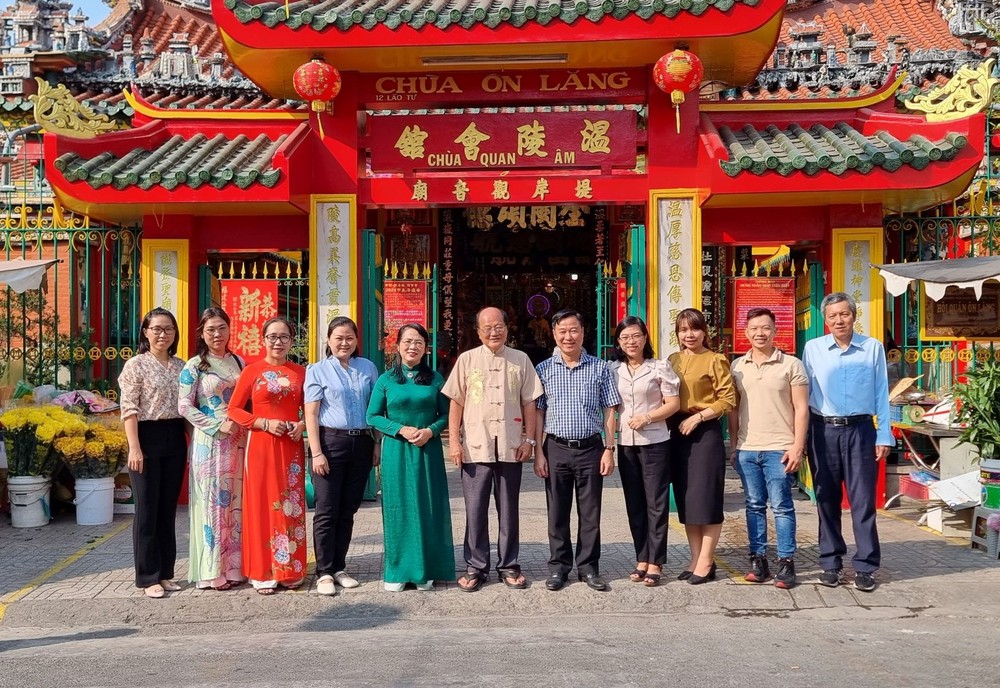 市越南祖国阵线委员会向温陵会馆拜年。 0602-5-9444.jpg