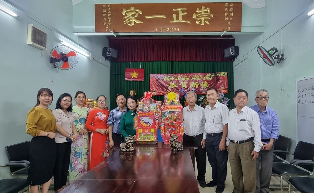 市越南祖国阵线委员会向崇正会馆拜年。 0602-6-7788.jpg