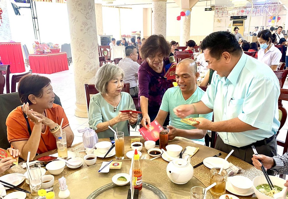 该顾问会与丁文森会长向全体团员每人发送贺岁红包。 doankich2-5062.jpg