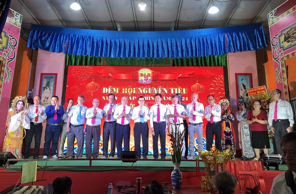 海南会馆向乡亲介绍第43届理事会。 2102-3-9572.jpg