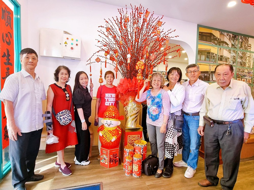 为推广华人文化艺术作努力