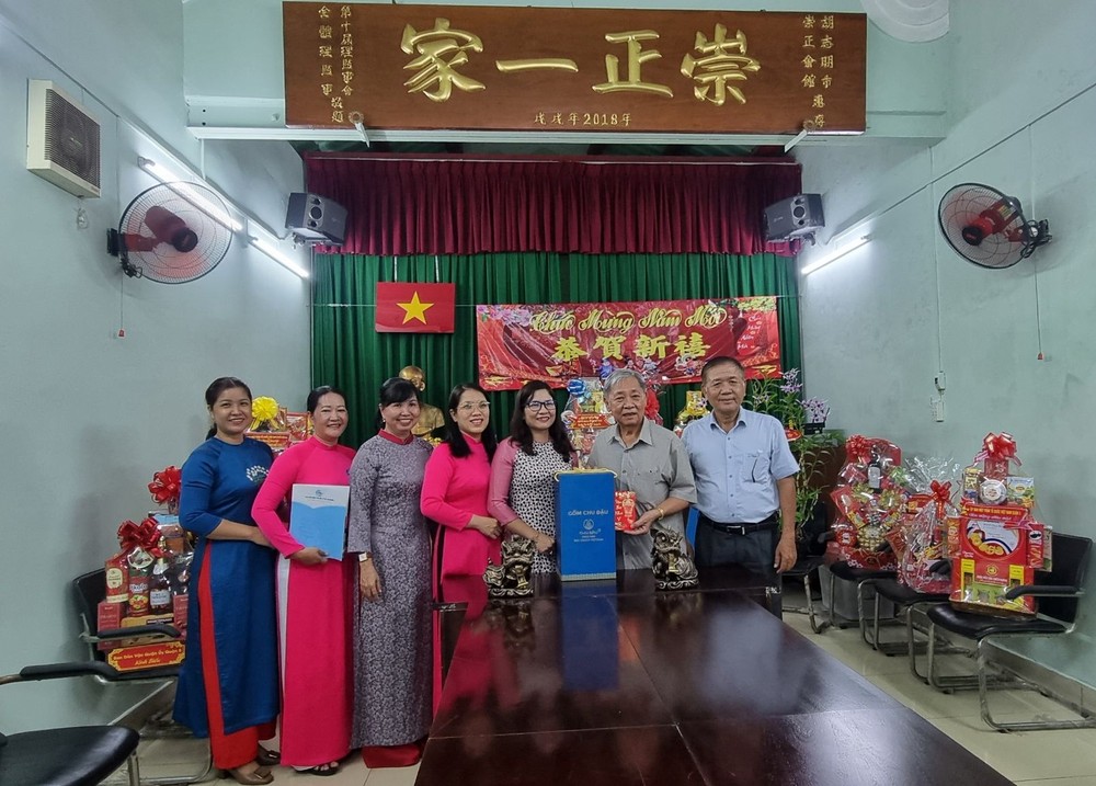 市妇联会向崇正会馆拜年。 p3-2230.jpg