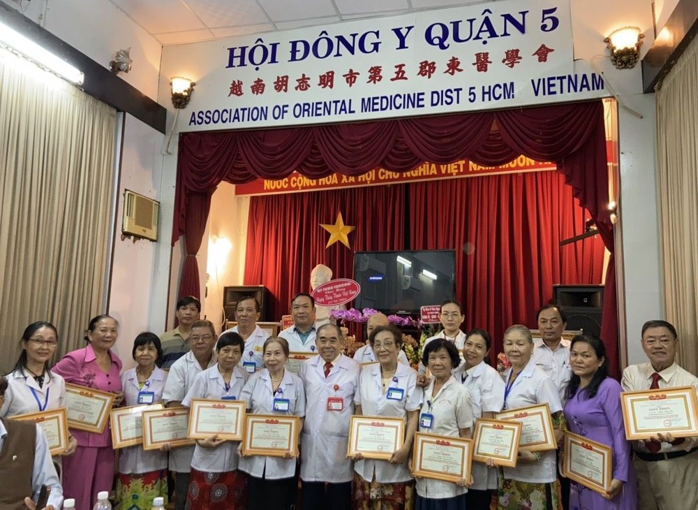 hoi-dong-y-quan-5-3432.jpg