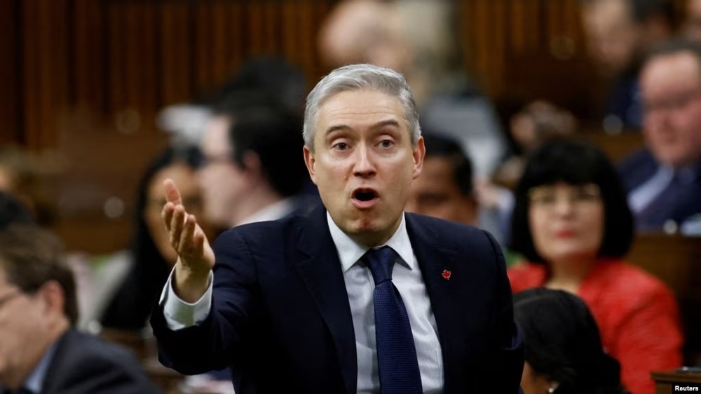 加拿大创新、科学和工业部长方索瓦-飞利浦·尚普涅于2024年2月26日在加拿大安大略省渥太华国会山下议院的提问期间发表讲话。(图：路透社）