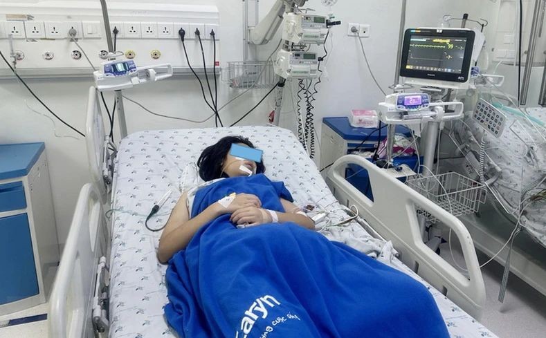 一名服用安眠药自杀的女生正在市儿童医院重症监护室接受治疗。(图:院方提供)