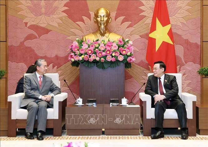 越南国会主席王廷惠会见中国驻越南大使熊波