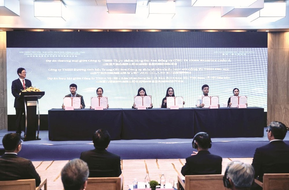 本市与山东省各单位签署合作备忘录。（图：越通社）