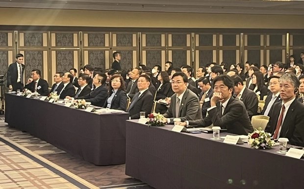 “越南: 投资目的地”投资促进会场景。(图:越通社) “越南: 投资目的地”投资促进会场景。(图:越通社)